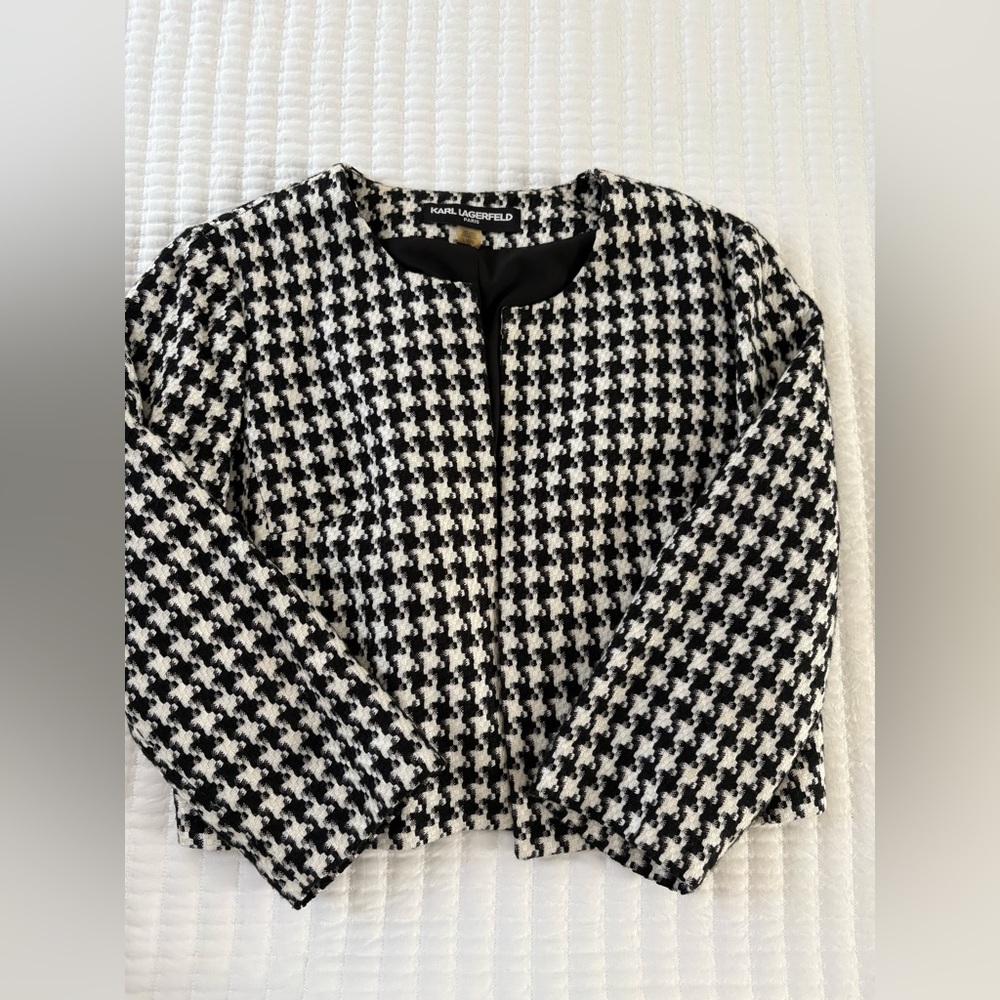 Karl Lagerfeld Cropped Blazer
